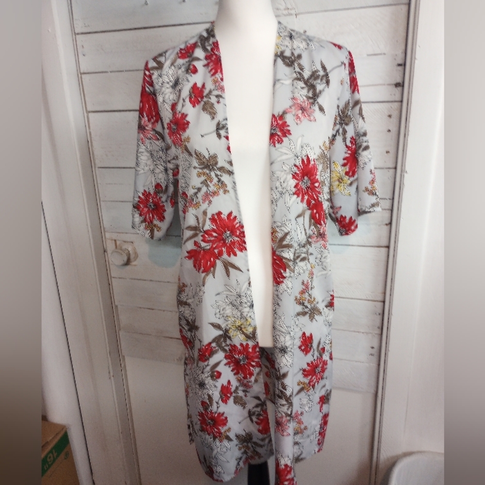 Betseys Boutique Size Small Lightweight Floral Kimono Open Front Cardigan *